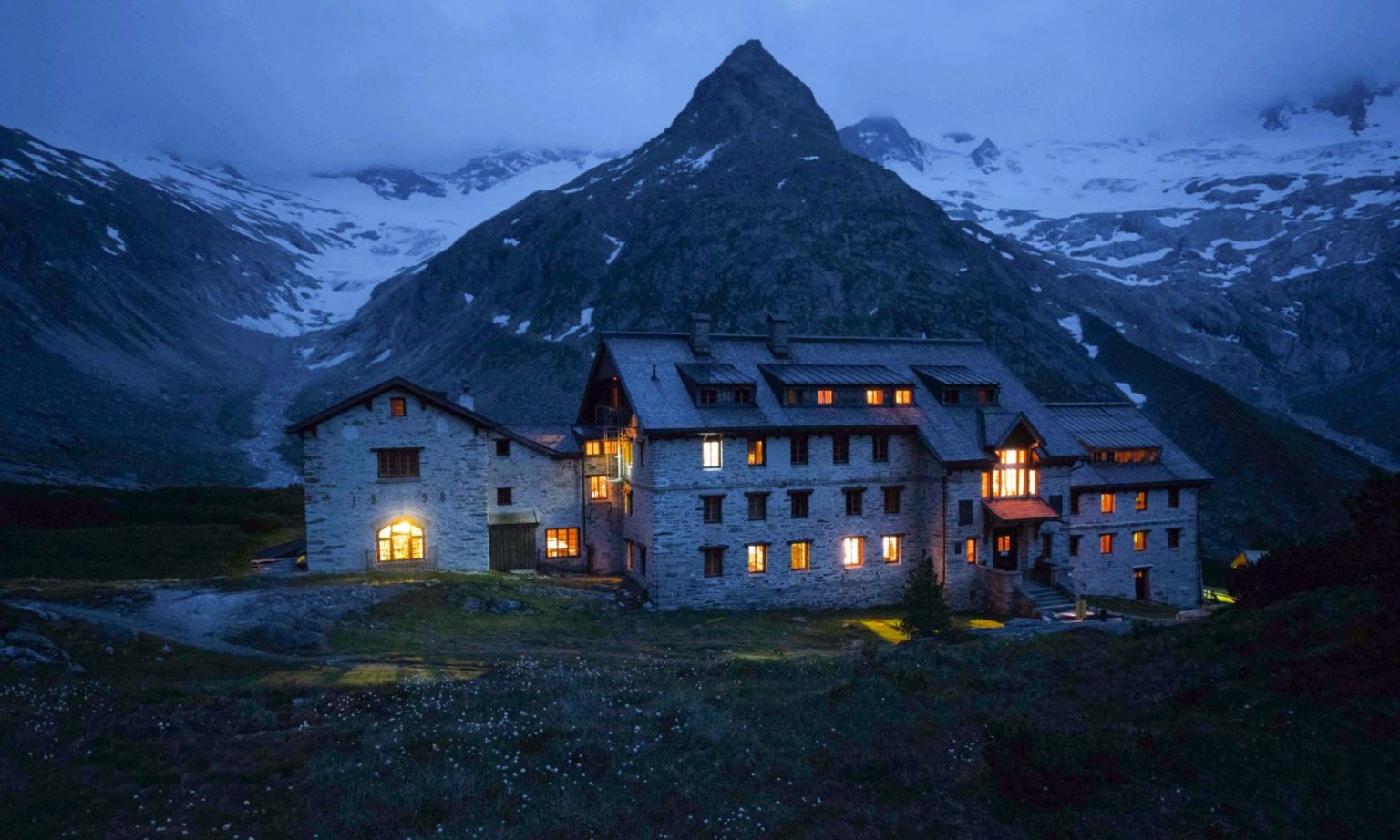 Berliner Hütte 2042 m, Zillertaler Alpen